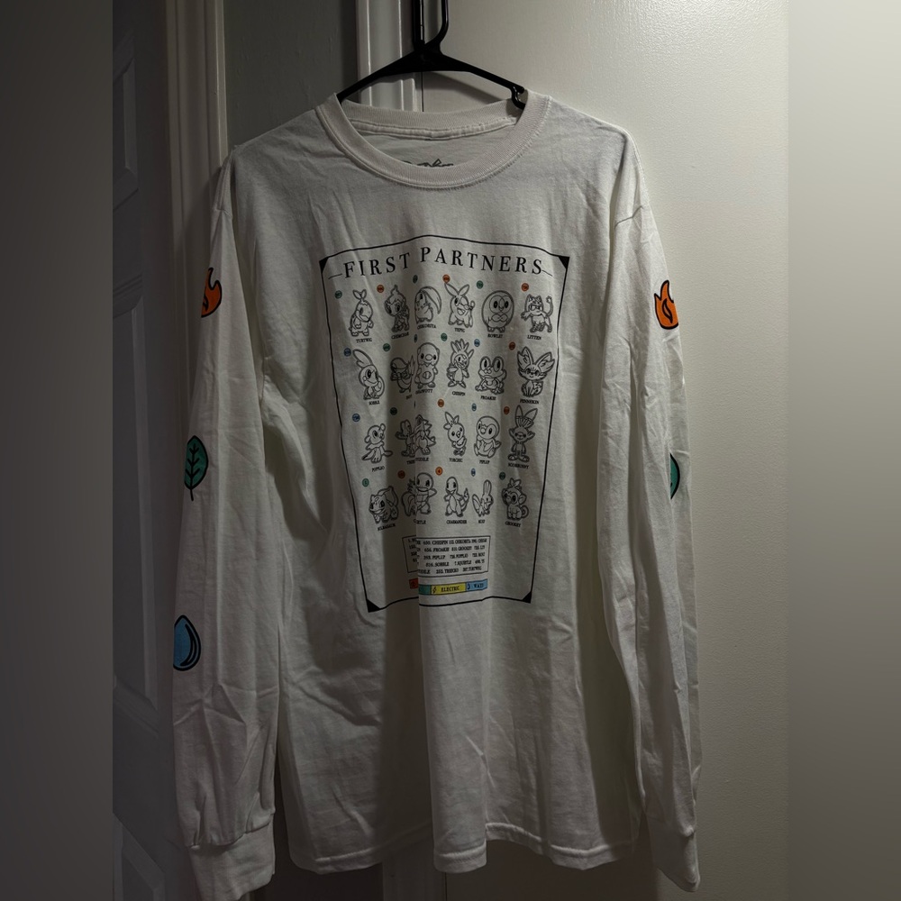 Men’s Medium Pokemon Long Sleeve Shirt